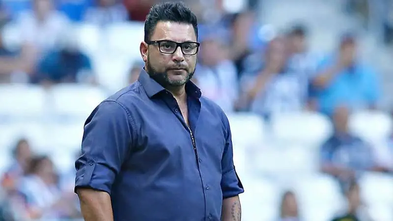 Mohamed: «Renuncio porque siento que hicimos daño y lo asumo como un fracaso»