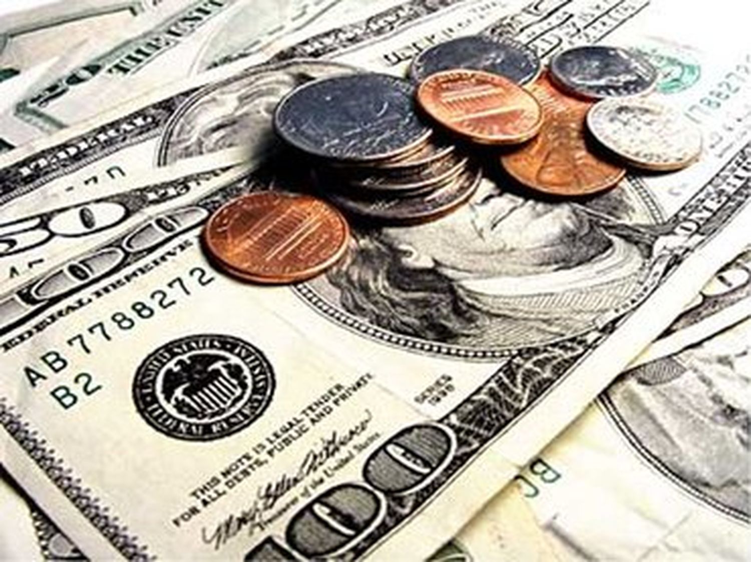 Dólar oficial y blue se mantienen estables