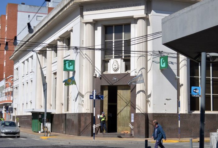 A partir de este lunes cambiará el horario de atención en los bancos