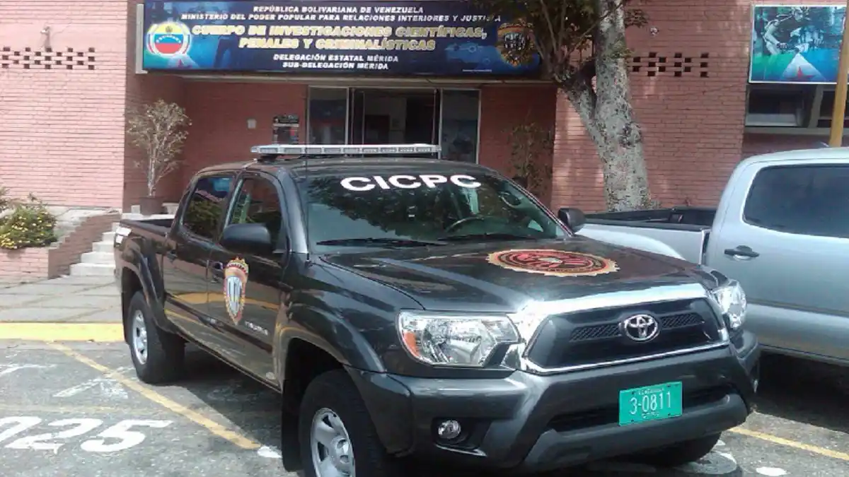 ¡OTRA VEZ POR MARKETPLACE! En Mérida atrapan a 5 estafadores durante venta controlada de una moto