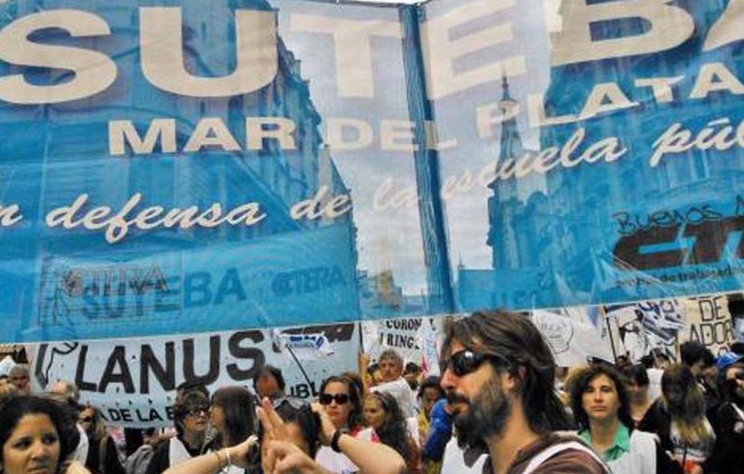 Paritaria docente: la Provincia y los gremios se reúnen este lunes