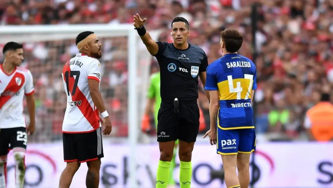 En el fútbol argentino los partidos duran cada vez menos: ¿se viene el tiempo neto?