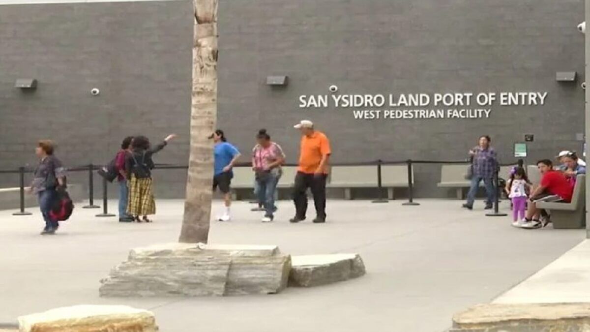 ¡ATENCIÓN!  Reabren paso peatonal en la frontera entre México y EE.UU. bajo ciertas condiciones