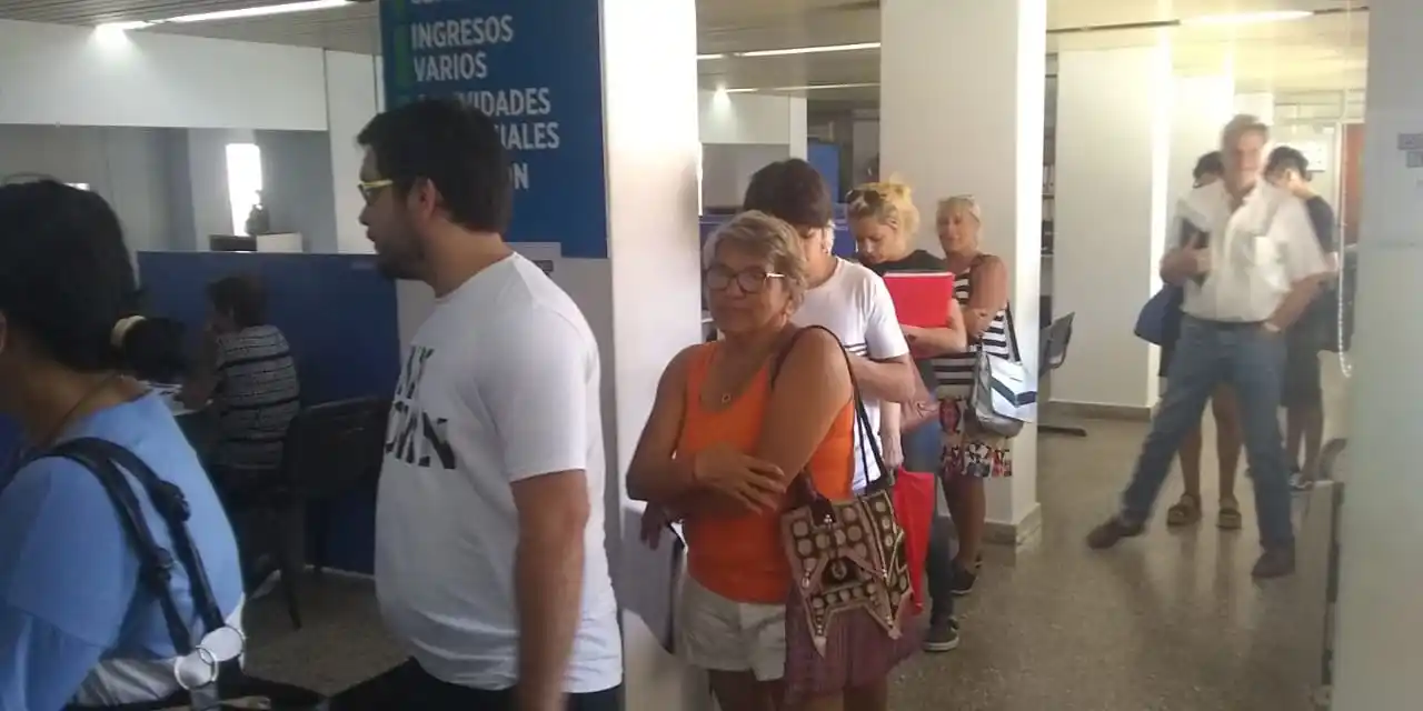 Vecinos protestaron en el Municipio por el aumento de hasta 500% del TGI