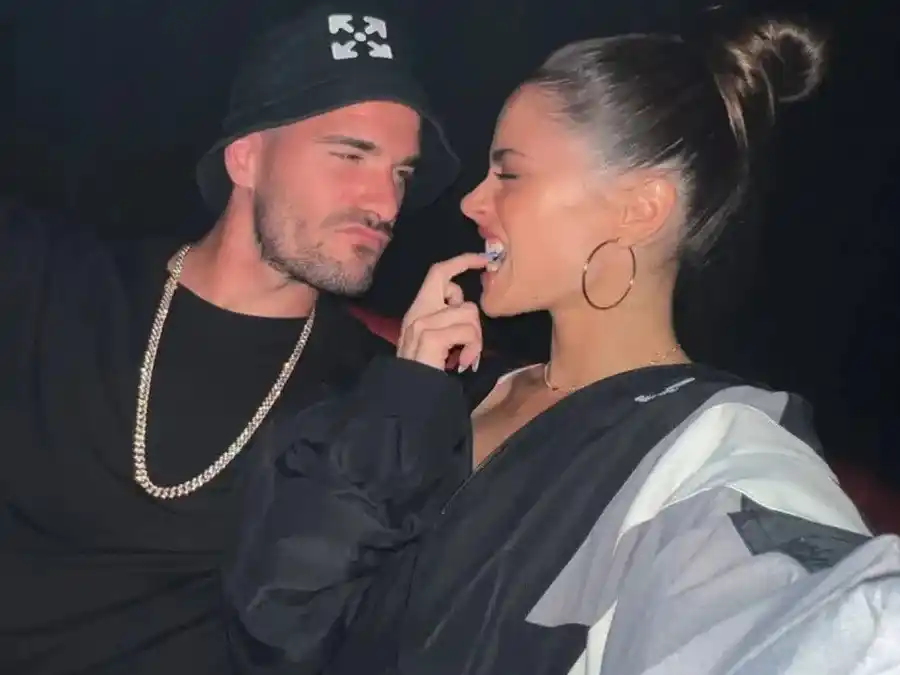 Tini Stoessel y Rodrigo de Paul planean celebrar su boda antes de fin de año, aunque un reciente cambio de fecha generó repercusiones inesperadas.