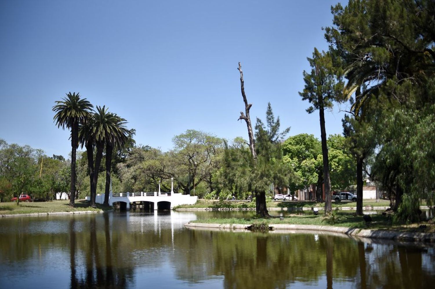 Santa Fe lanzó la temporada de verano, y ya se puede disfrutar de un renovado Parque Garay