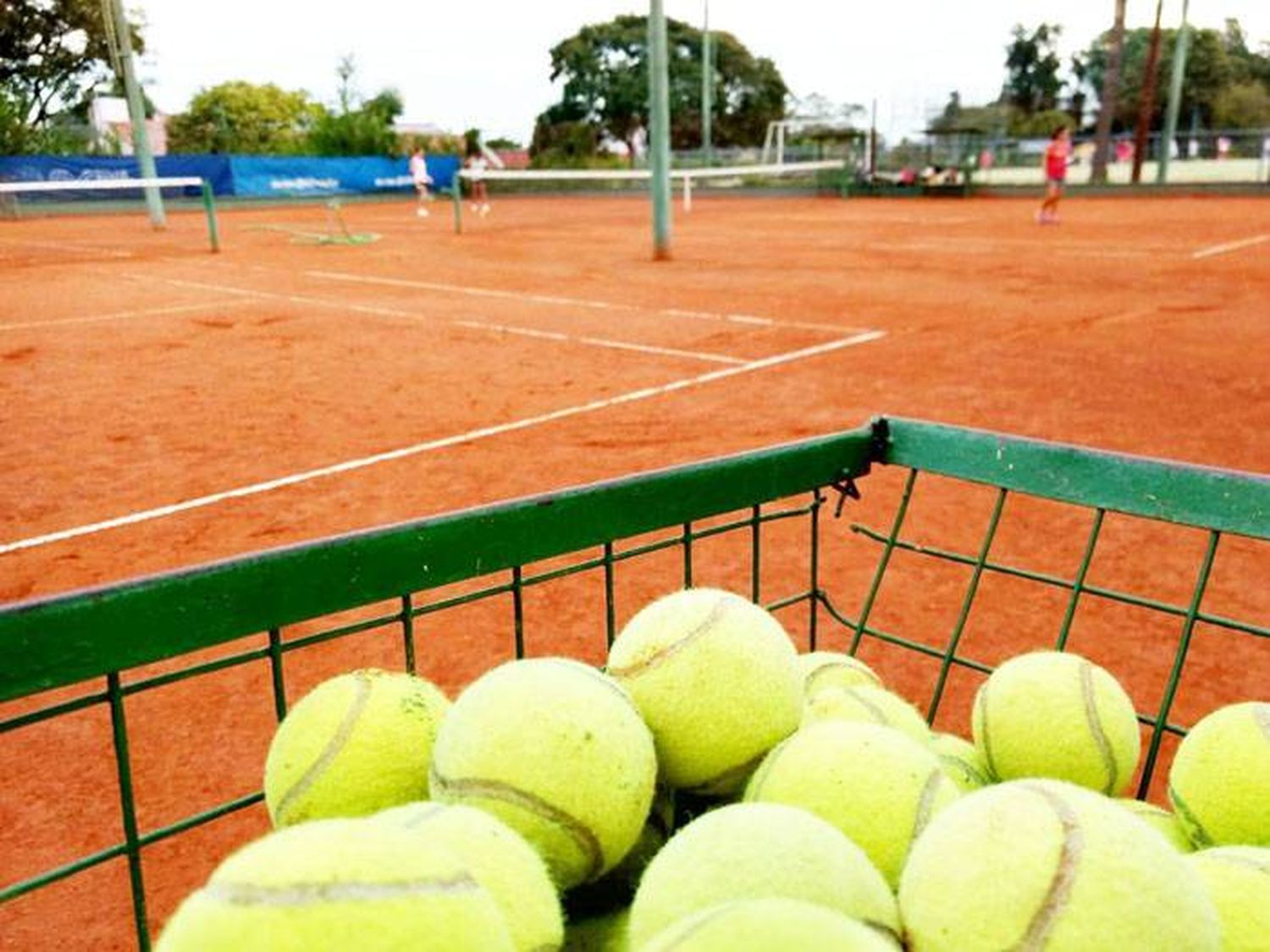 El Club Salto Grande organiza el Torneo Nocturno de Tenis