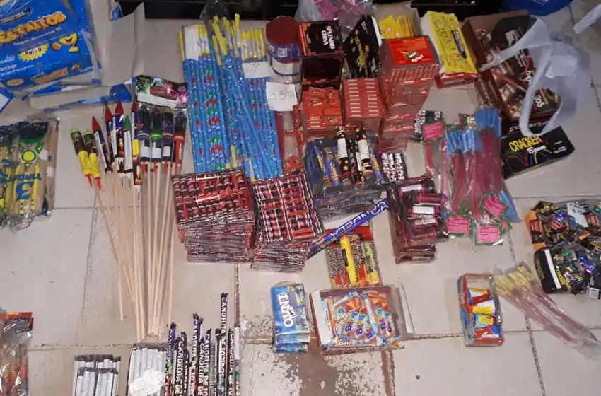 Detuvieron a un hombre y le secuestraron gran cantidad de pirotecnia