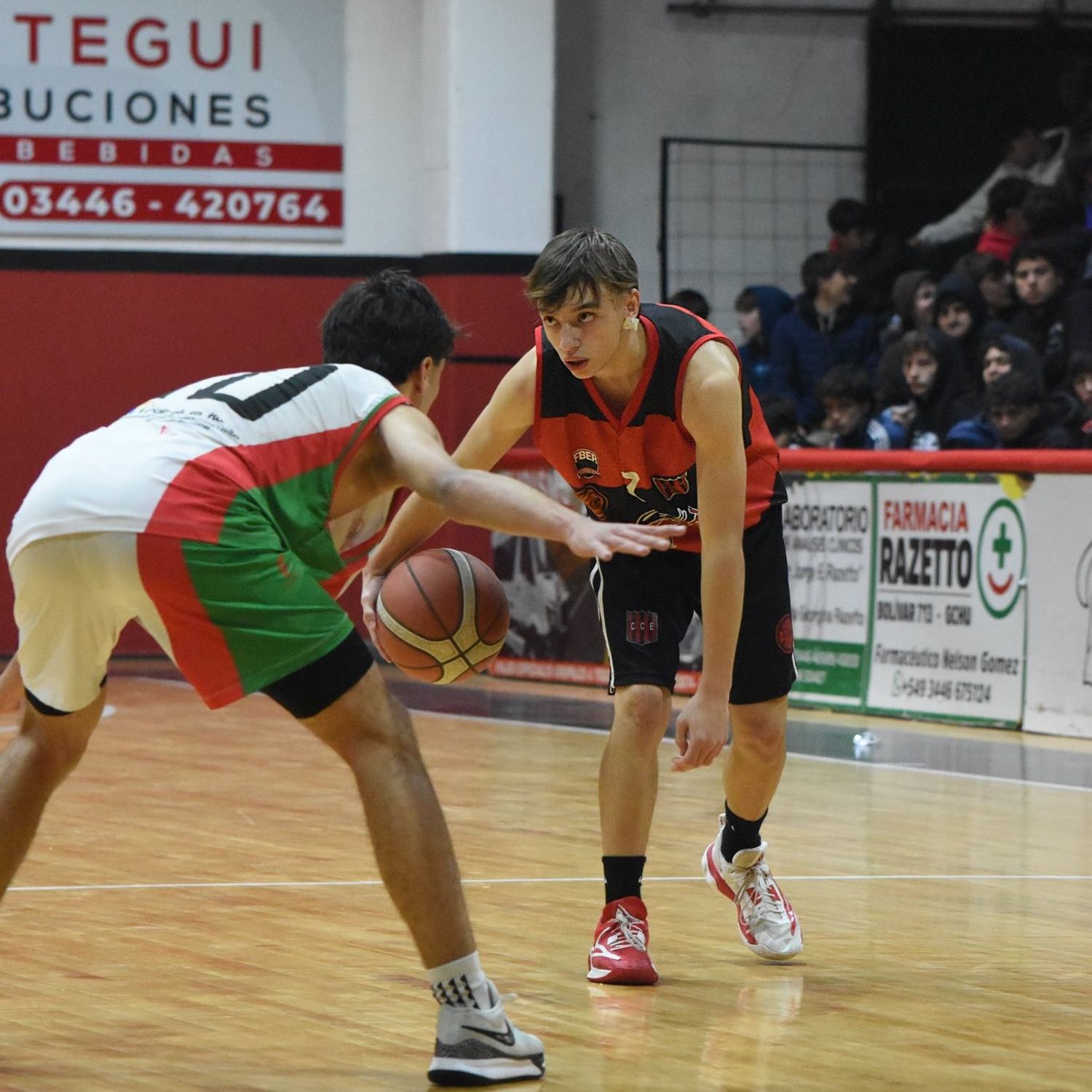 Cristian Sámchez, de Central, comanda una ofensiva de Central.
