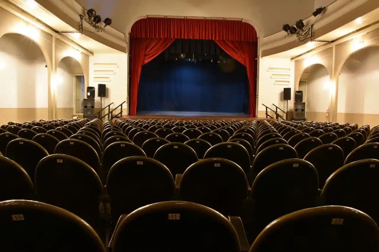 Anuncian una variada cartelera de espectáculos para el mes de agosto en el Brazzola