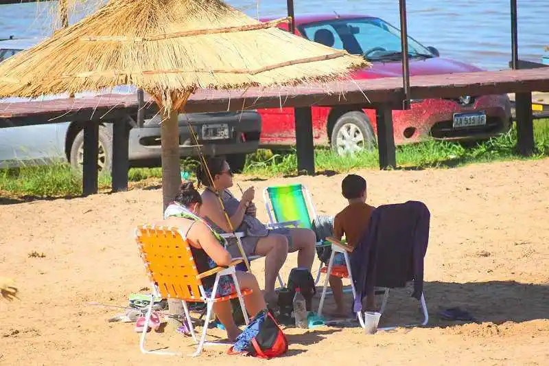 Herradura a pleno con el Mercado Comunitario
de Emprendedores, la playa y festival musical