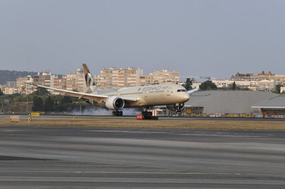 Etihad Airways landed for the first time in Portugal