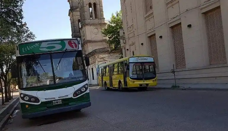 Se busca implementar un fondo para suplir el déficit del transporte urbano