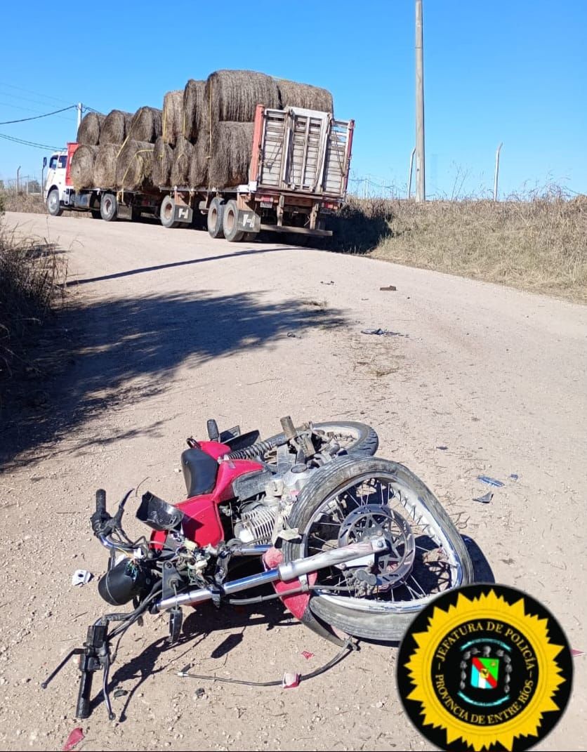 Un motociclista resultó herido tras colisionar con un camión en un camino rural de Estación Puiggari