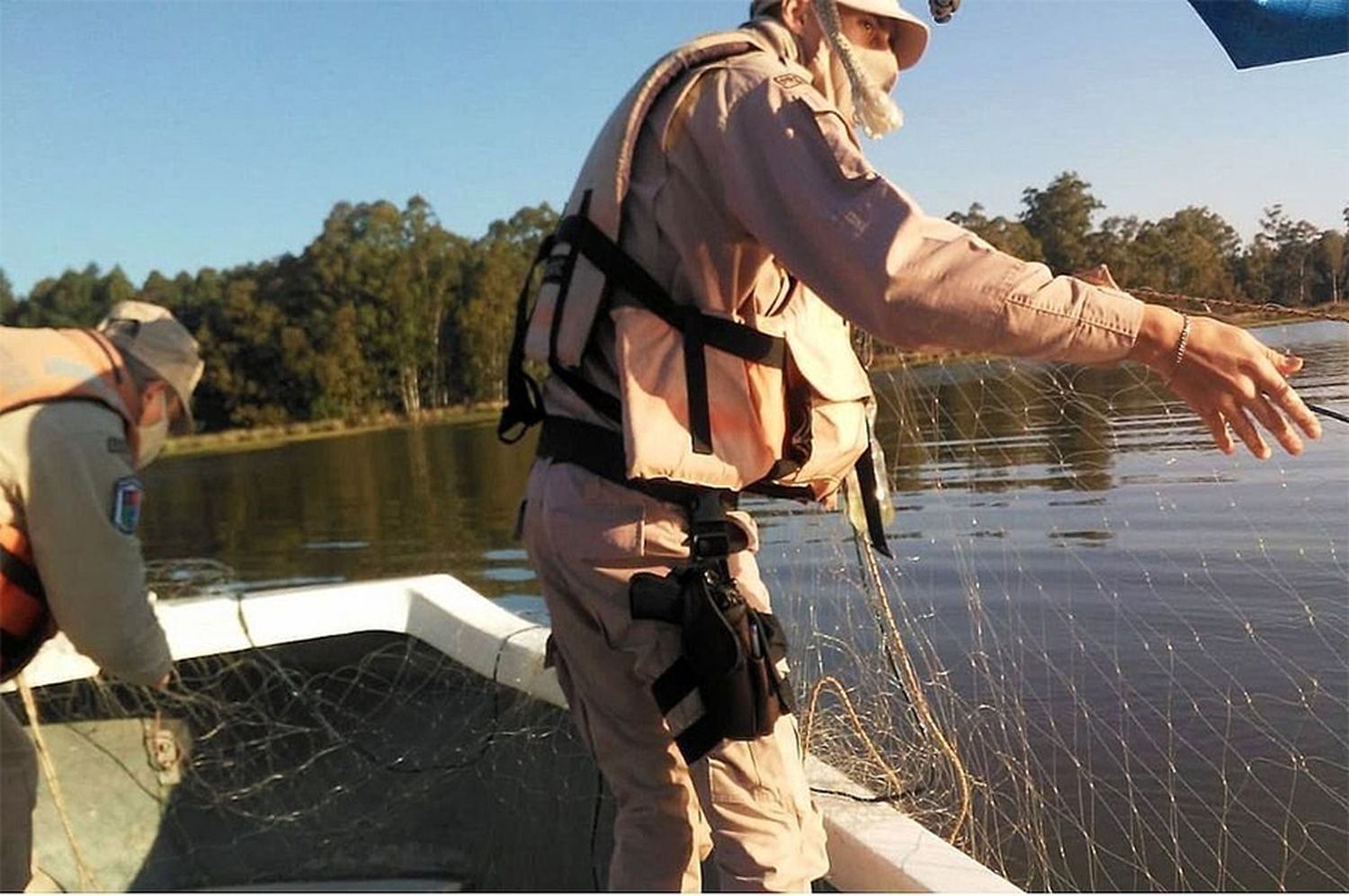 Reunión entre autoridades provinciales y de Prefectura por la pesca furtiva