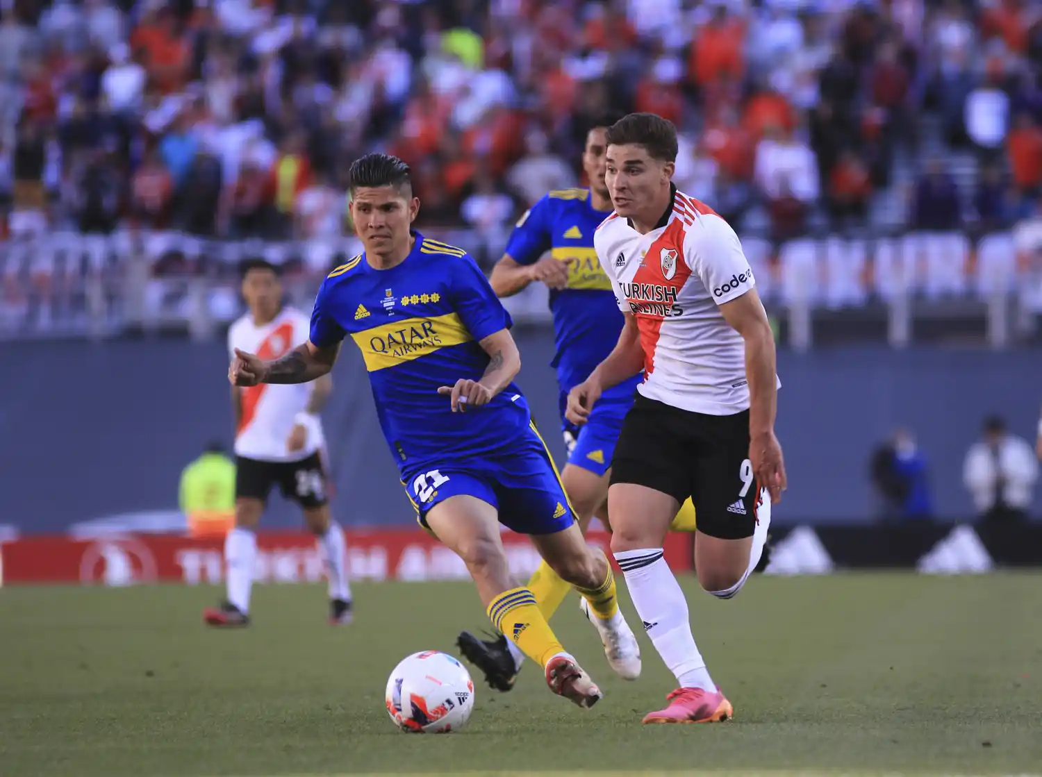 Campuzano (Boca) y Álvarez (River), integrantes de los principales favoritos al título.