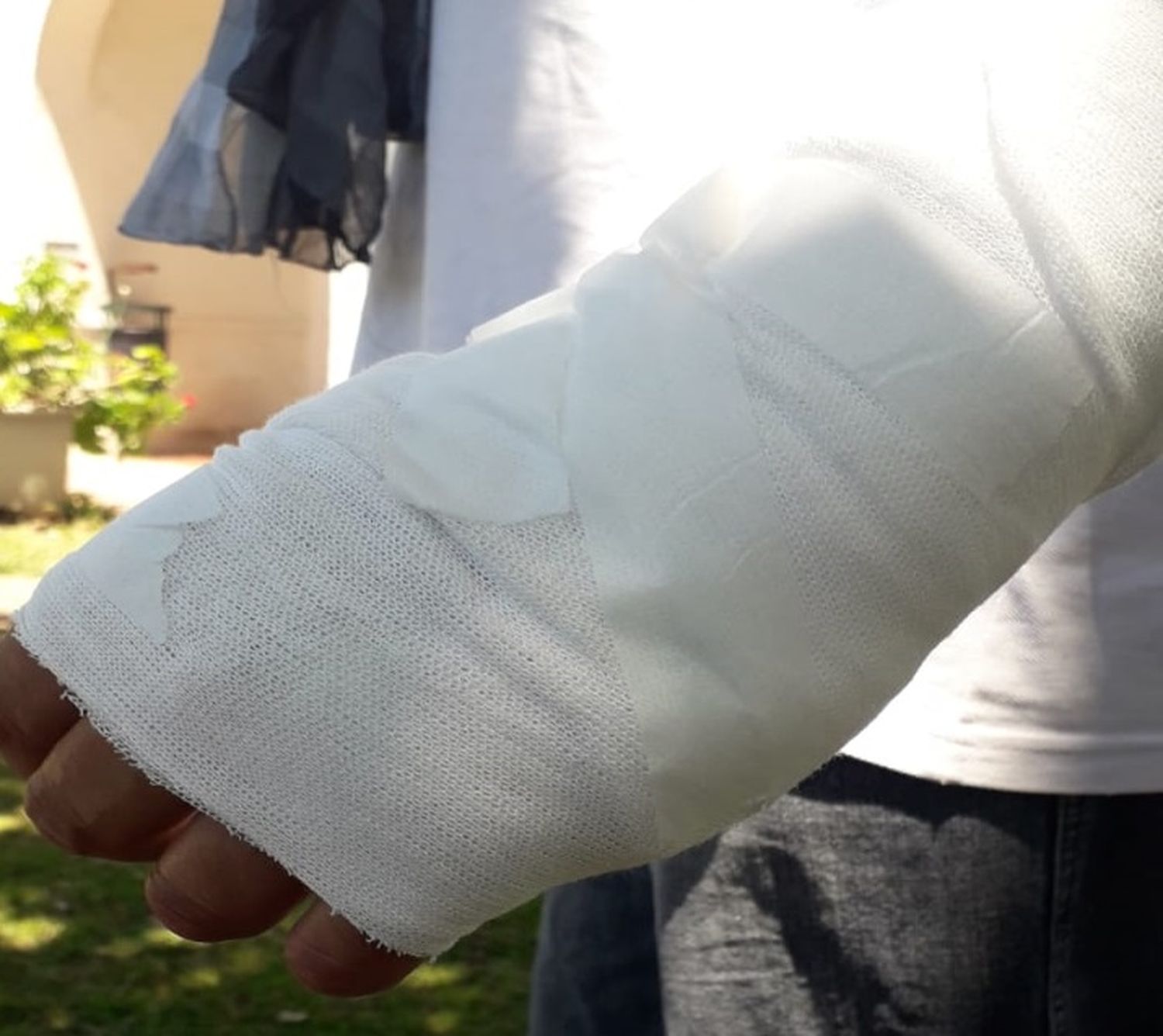 Santa Lucía: luego de una discusión en la que un hombre fue herido, quedaron en la calle y piden ayuda