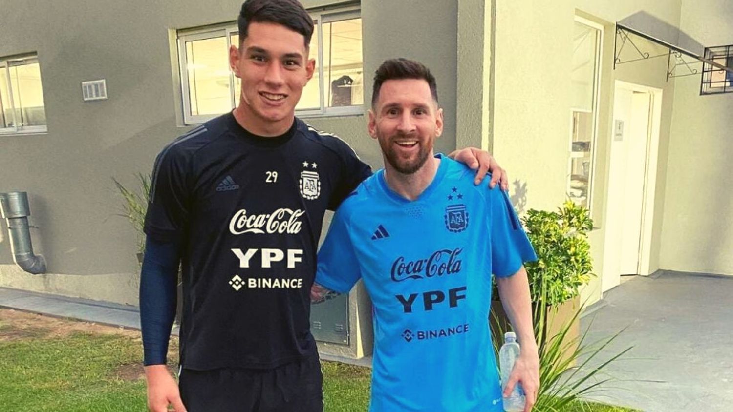 El reconquistense Froilán Díaz estuvo con Lionel Messi y el Dibu Martínez