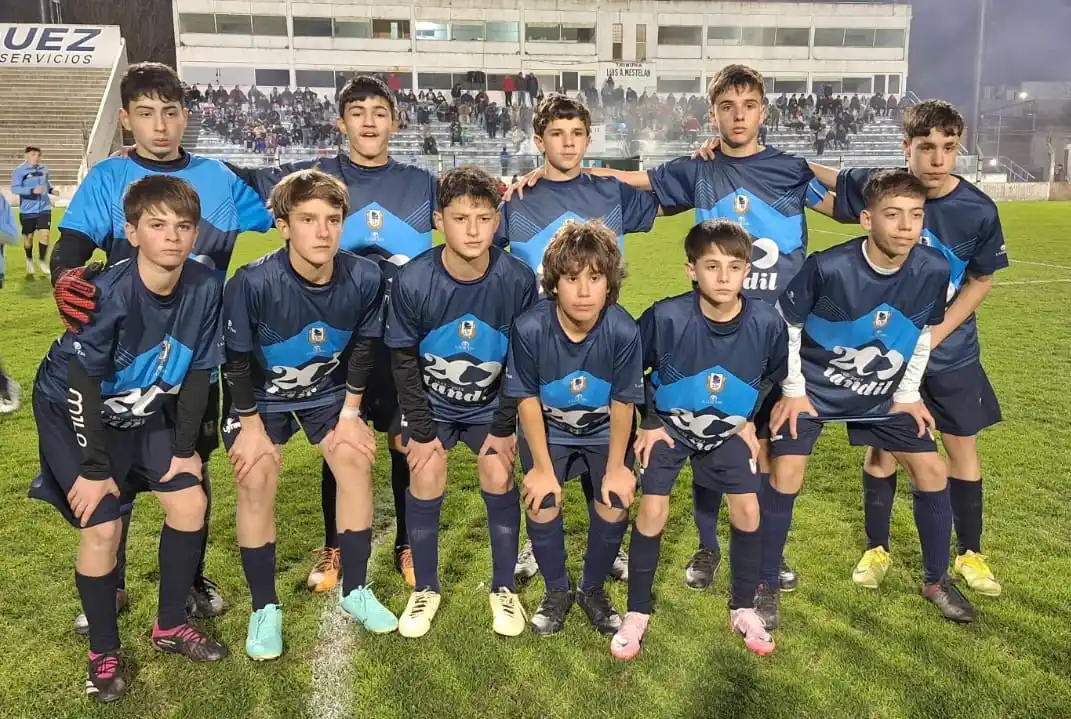 Ocho goles tandilenses en un partido sin equivalencias