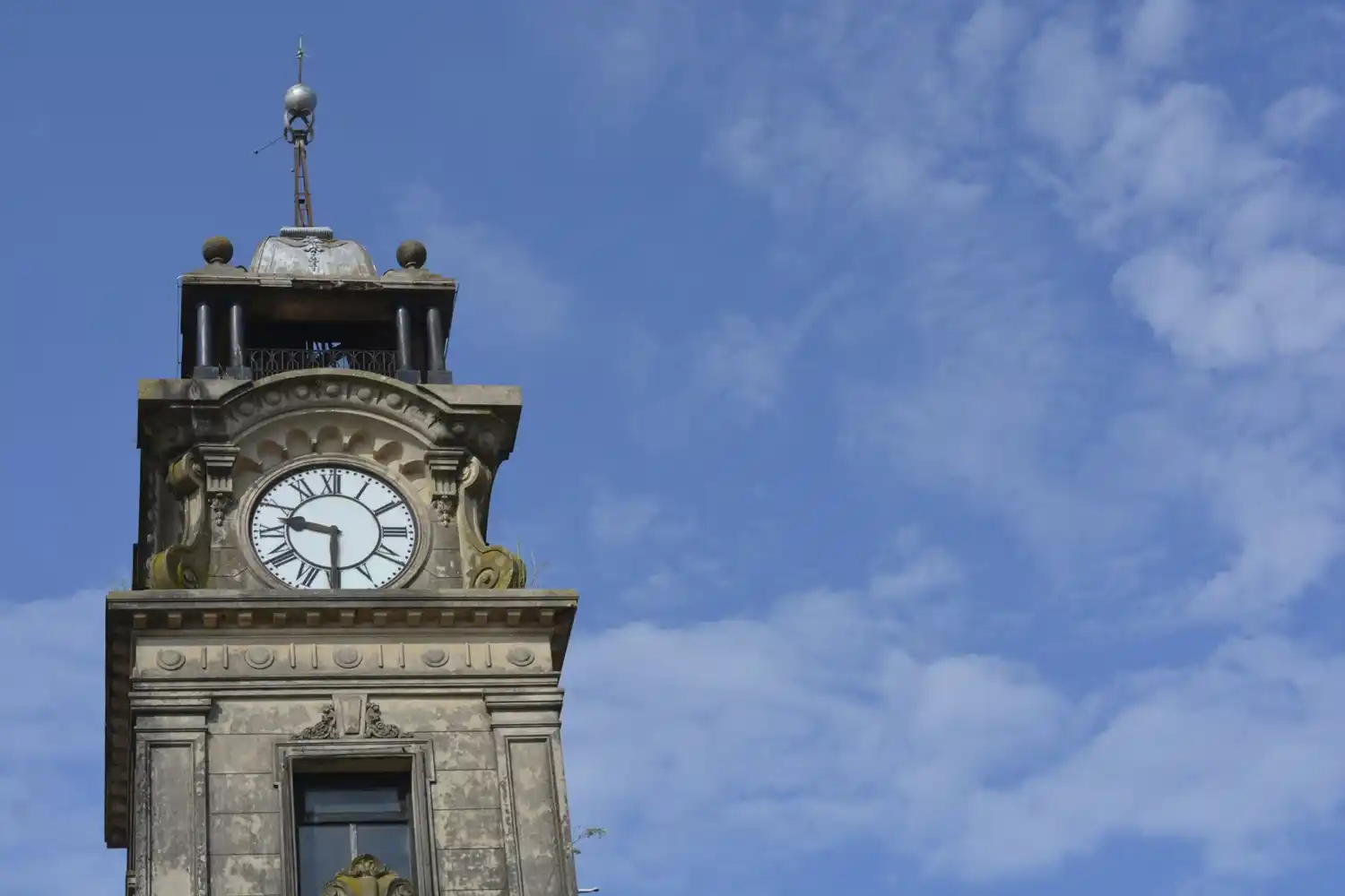 Diputados aprobaron el cambio de huso horario y especialistas advierten sobre el impacto biológico