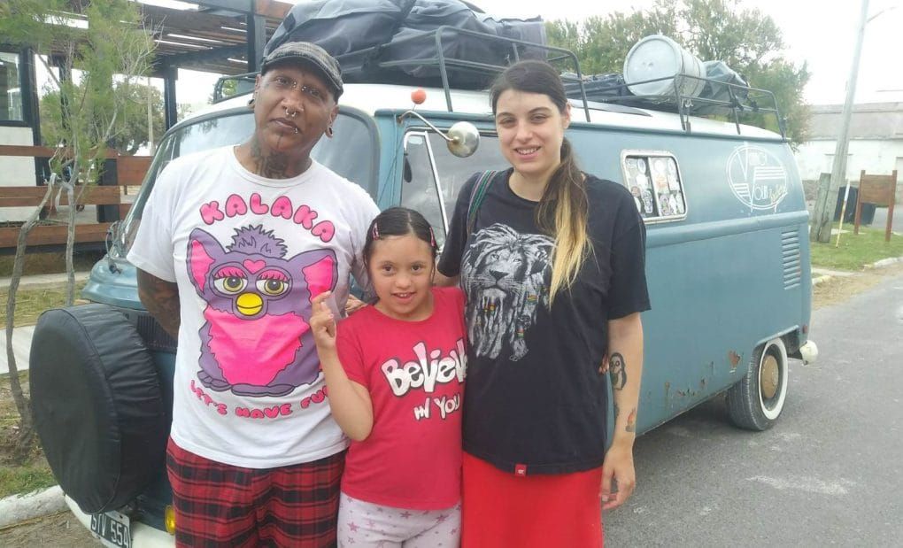 Una familia de viajeros visitó Claromecó