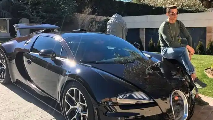 Autos-Cristiano Ronaldo - Interna 3