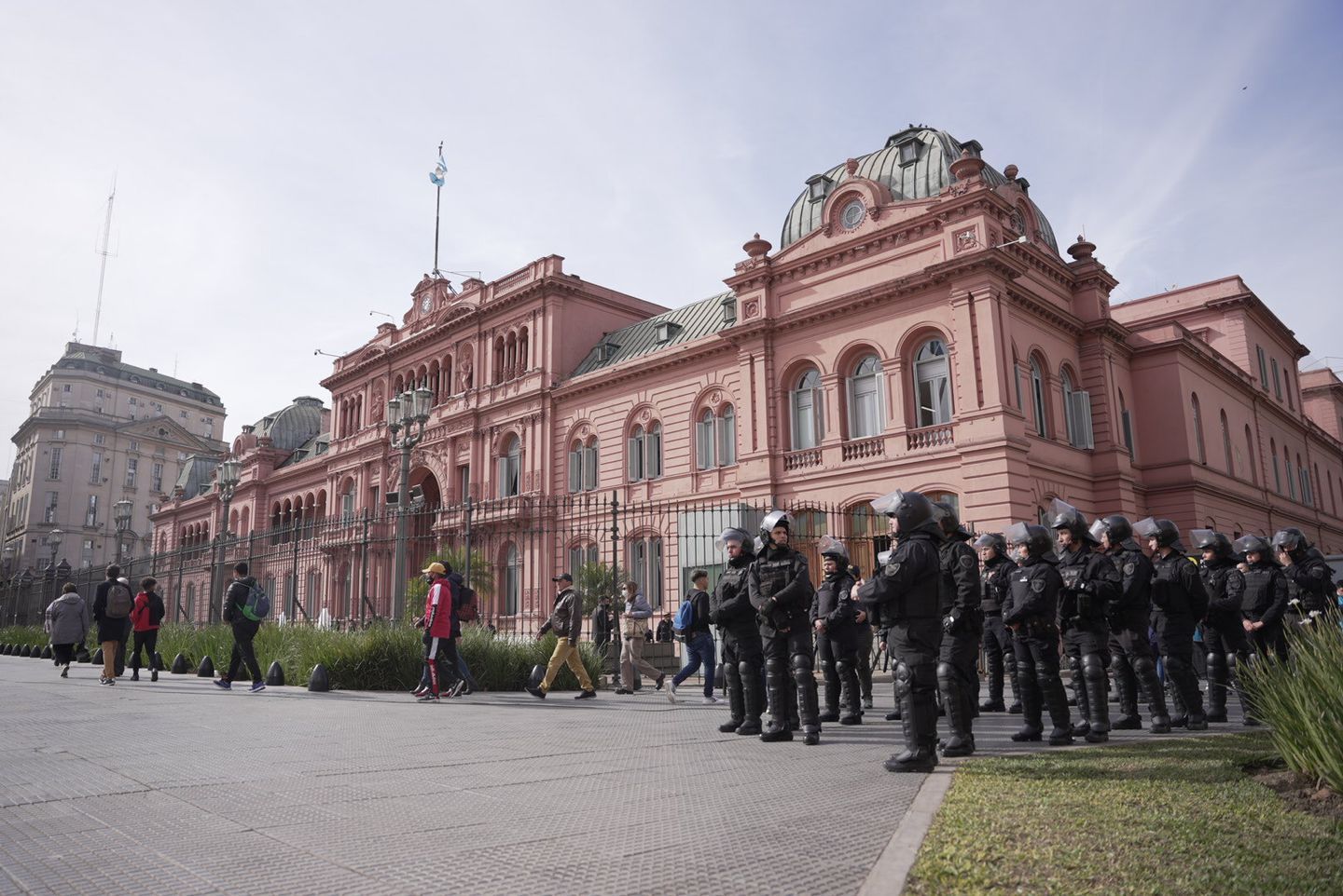 Piqueteros levantan el acampe en Plaza de Mayo tras 22 horas de protesta