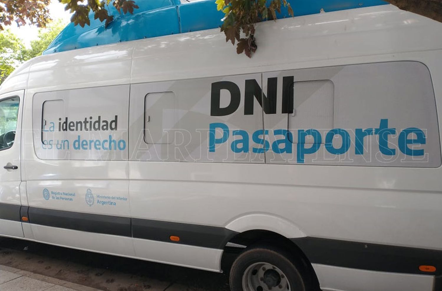 Comenzó a funcionar el dispositivo móvil para tramitar DNI y pasaporte de forma rápida en Mar del Plata