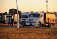 Ruta 226 y 30: Propietarios de transportes de cargas cortarán las rutas por el problema del gasoil