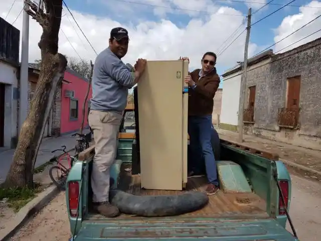 Rotary Club intervino en la donación de una heladera para una mujer diabética