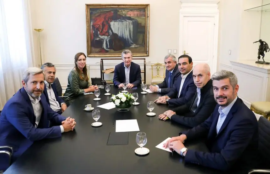 Macri reunió a gobernadores de Cambiemos para analizar impacto de paquete económico