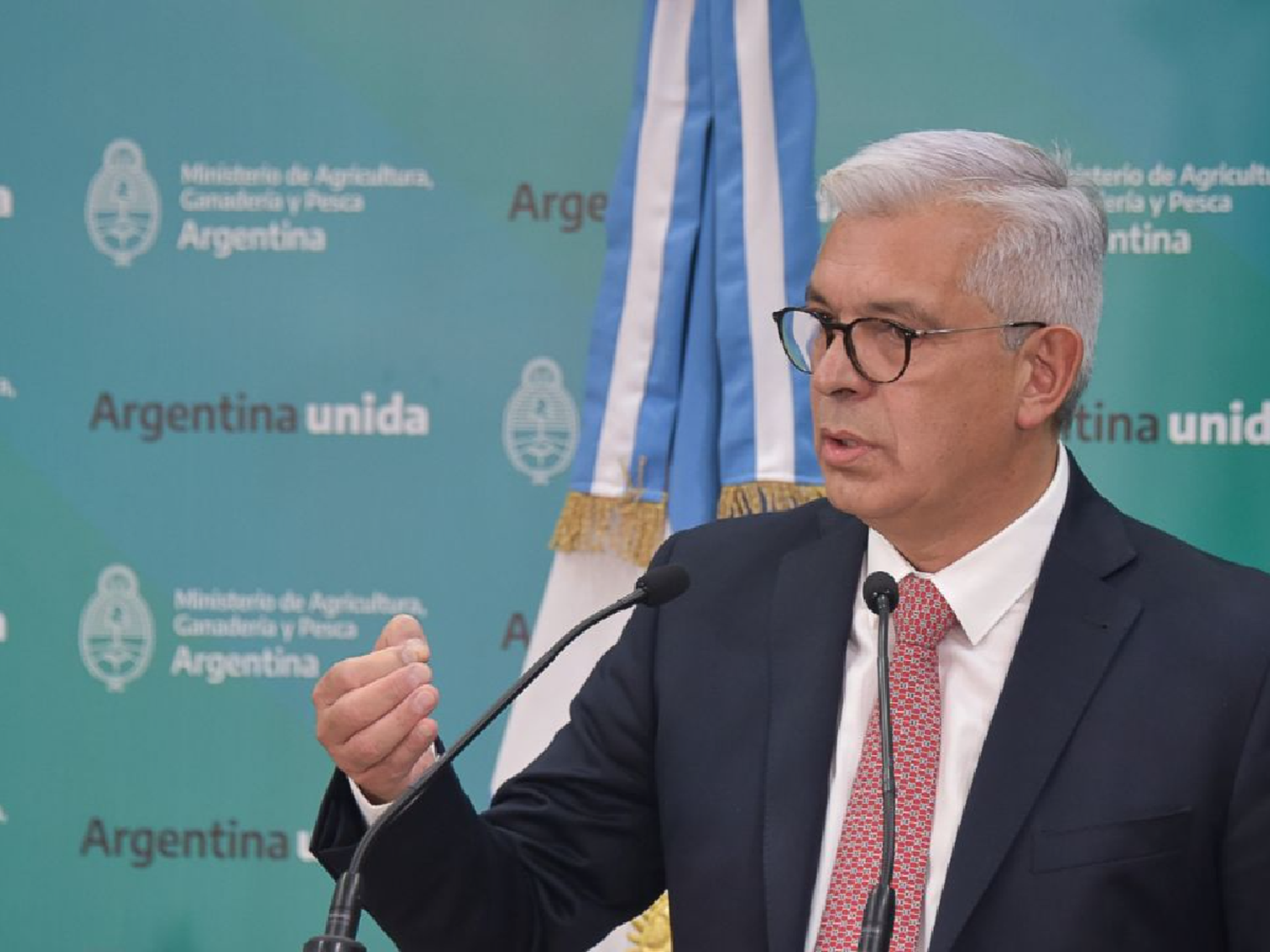 Domínguez negó que suban las retenciones: “Atenderemos el reclamo que valga la pena”