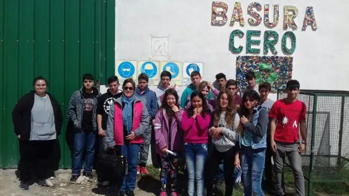 SAN CAYETANO: Visita escolar a la planta de tratamiento de residuos