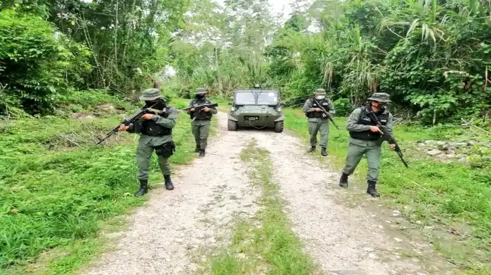 FANB incauta explosivos que «utilizarían paramilitares» para ATACAR unidades militares en Venezuela