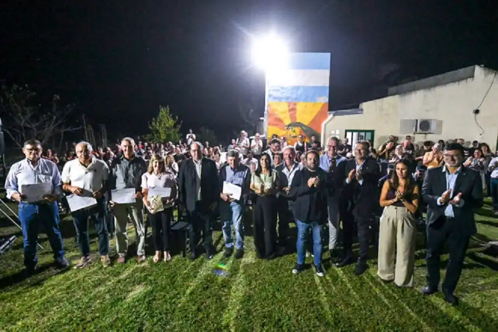 Isletas formalizó su transformación en Comuna con acto oficial