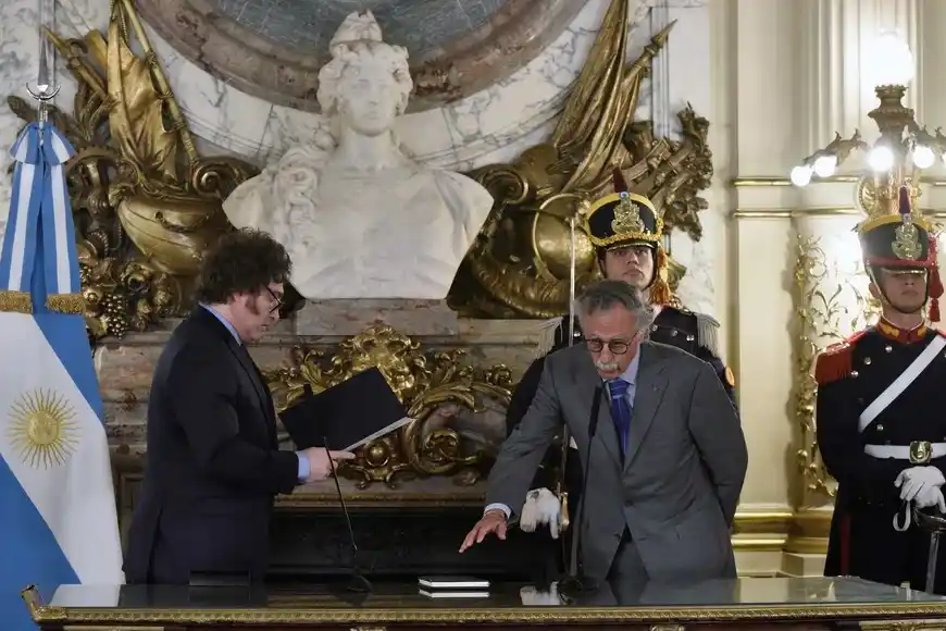 Milei juramento Lugones