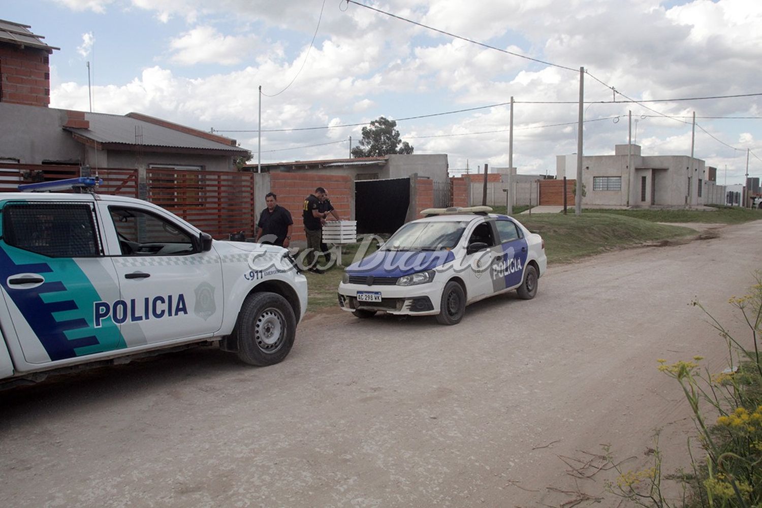Escenario. De la brutal agresión que terminó con la vida de una vecina. La Policía colectó pruebas en el lugar