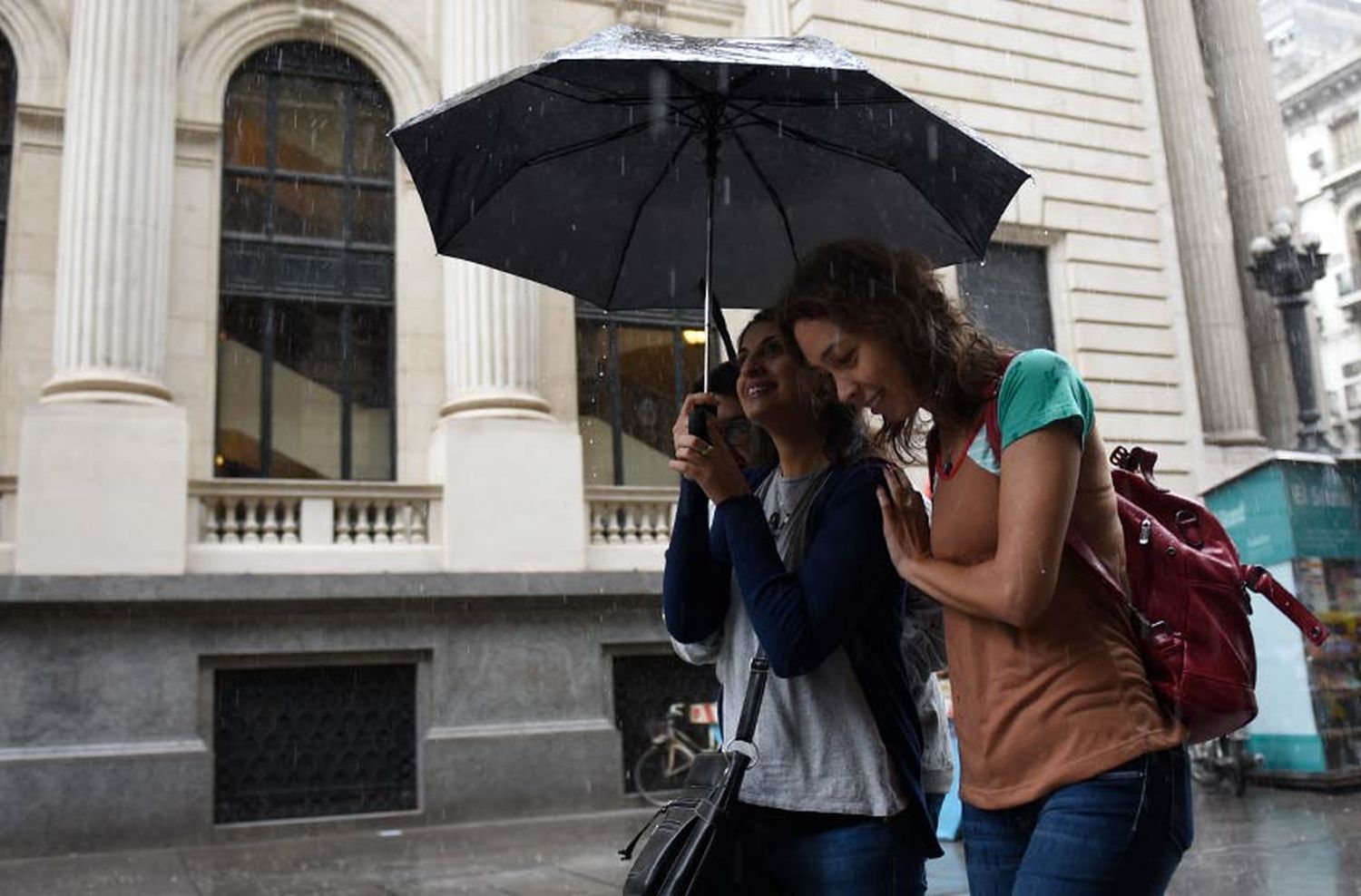 La lluvia no quiere irse y será parte de este domingo