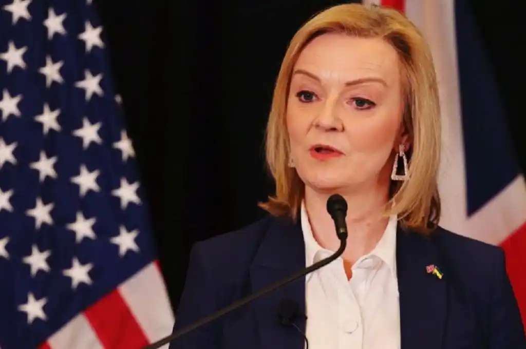 Tras 45 días en el poder, renunció Liz Truss, la primera ministra británica