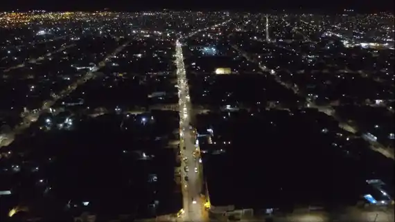 Avanzan con las obras de instalación de luminarias led en Villa Italia