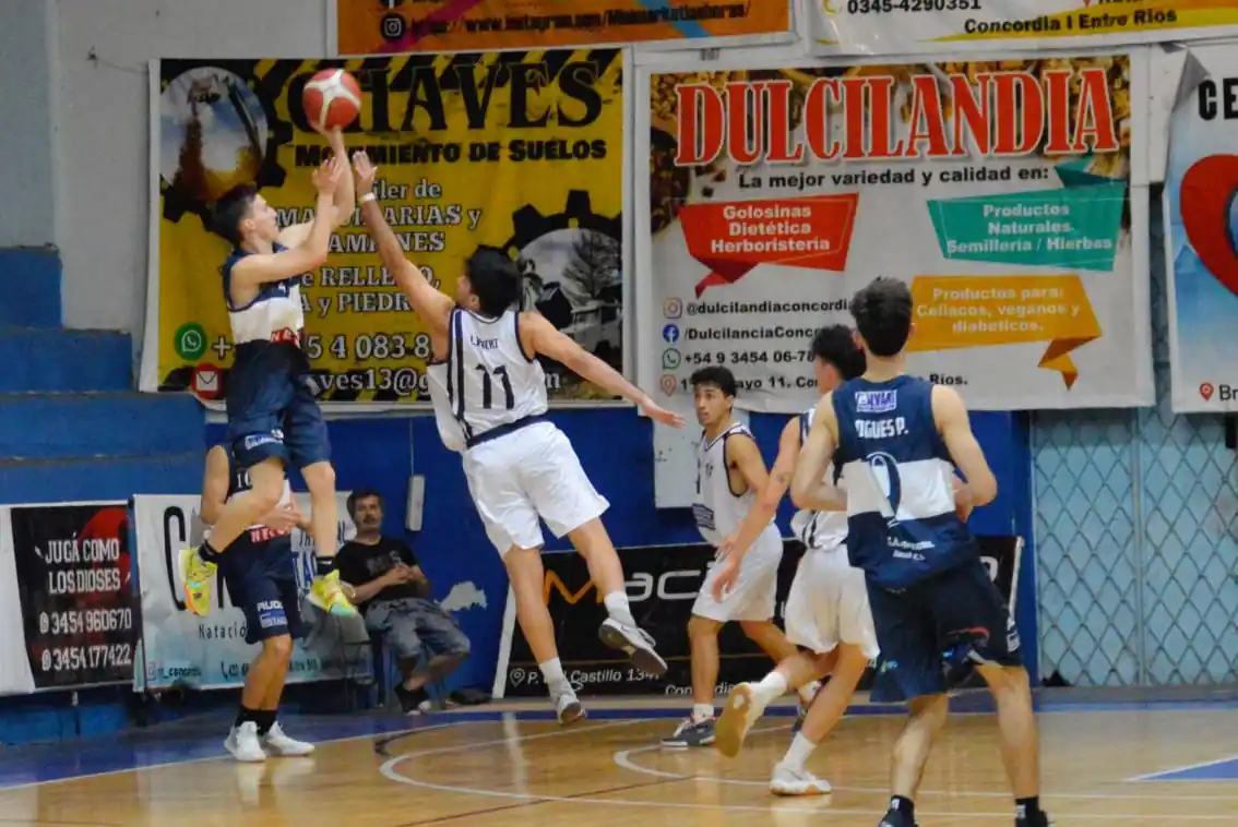 Ferrocarril se recuperó a tiempo y festejó en su casa