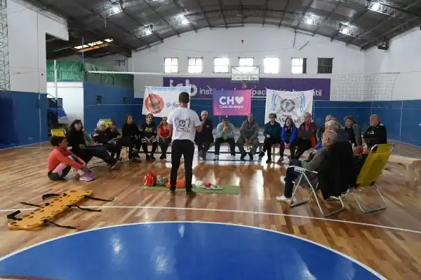 Capacitación en primeros auxilios y RCP para los jugadores de Newcom