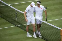 Djokovic pasó a las semifinales y
Federer fue eliminado por Hurkacz