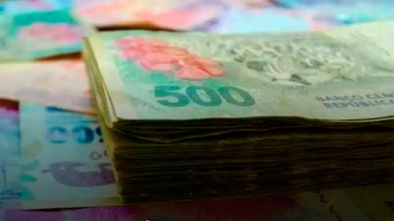 Gestos que enaltecen: Una jubilada de 86 años halló un fajo de billetes y lo devolvió