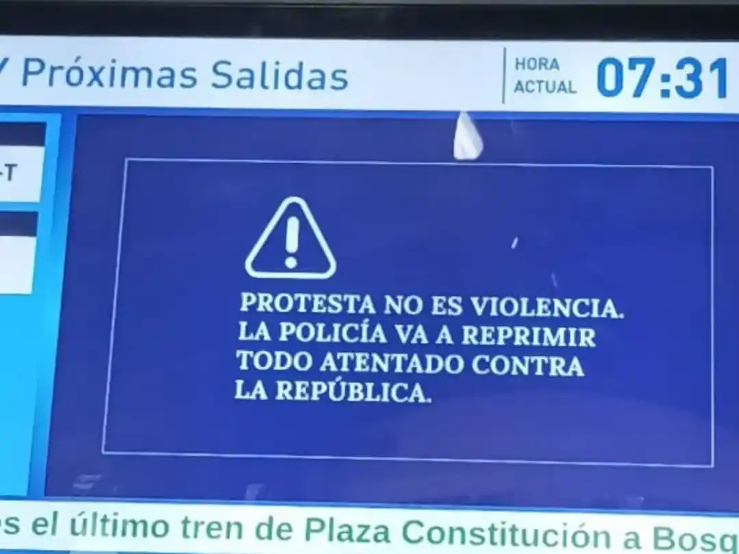 En las pantallas de las terminales ferroviarias del AMBA, se emitió un mensaje oficial: "La policía va a reprimir todo atentado contra la República".