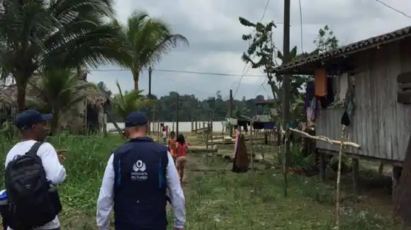 ¡ABERRANTE! Niña desaparecida la encuentran amarrada a un árbol y con signos de abuso sexual en Colombia