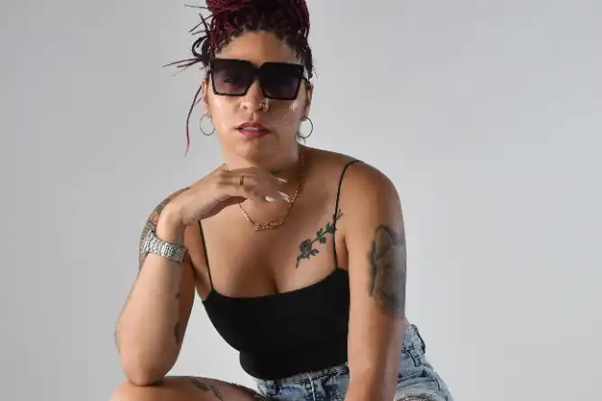 Vení a colaborar con Milo y disfrutar del concierto de Rocío Quiroz en el Brazzola