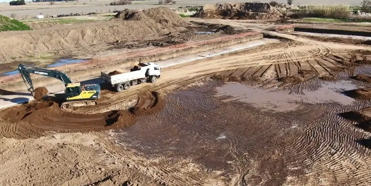 Construyen una nueva celda de disposición final en el relleno sanitario de Venado Tuerto.