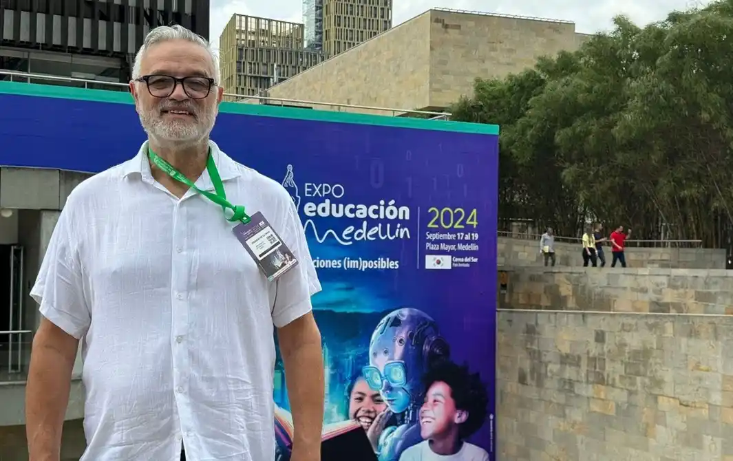 El escritor Eduardo De la Vega.