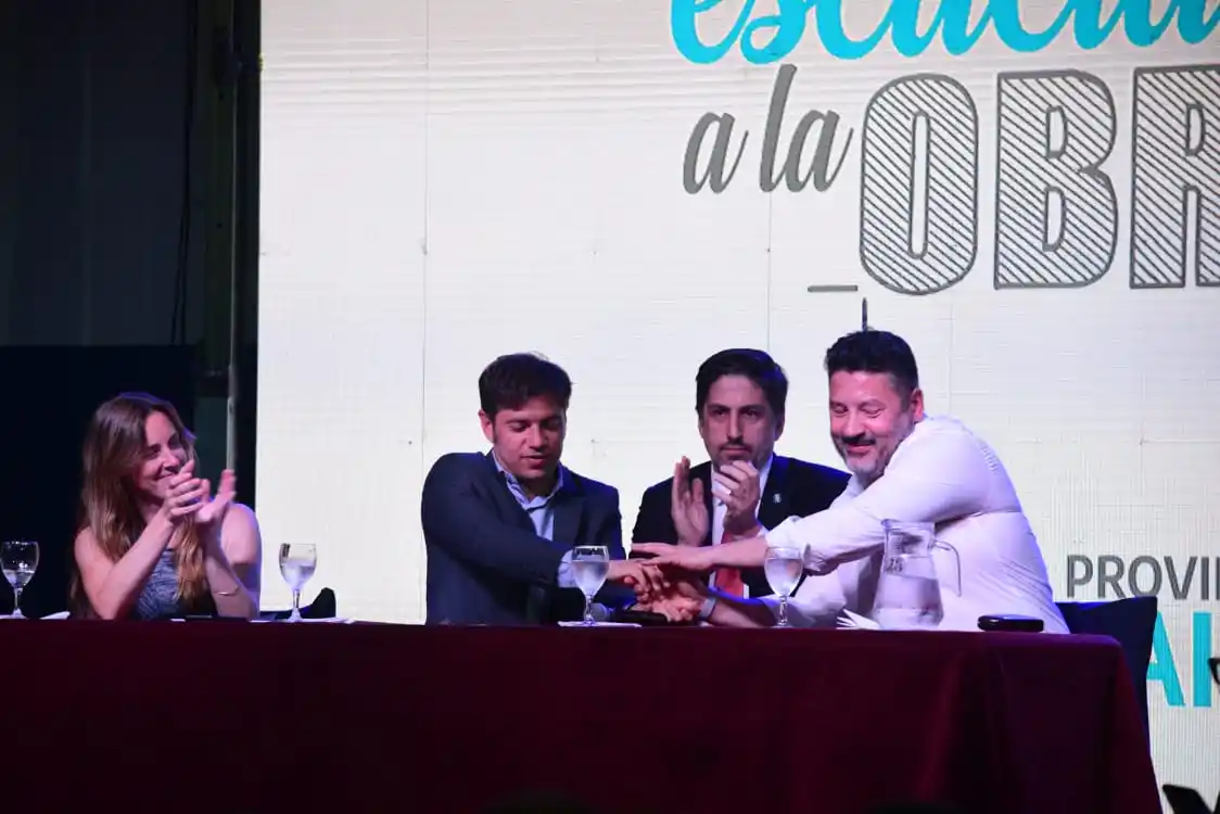 Kicillof lanzó "Escuelas a la Obra" en Merlo: "Nunca más sucesos espantosos como los de Sandra y Rubén" 